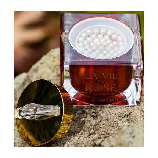 Red Diamond With Pearls